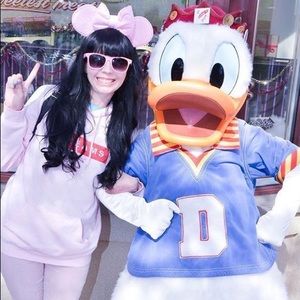 Meet your Posher, Leslie